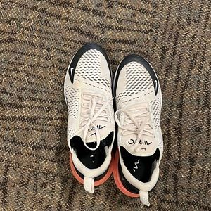 Nike Air 270 Runners